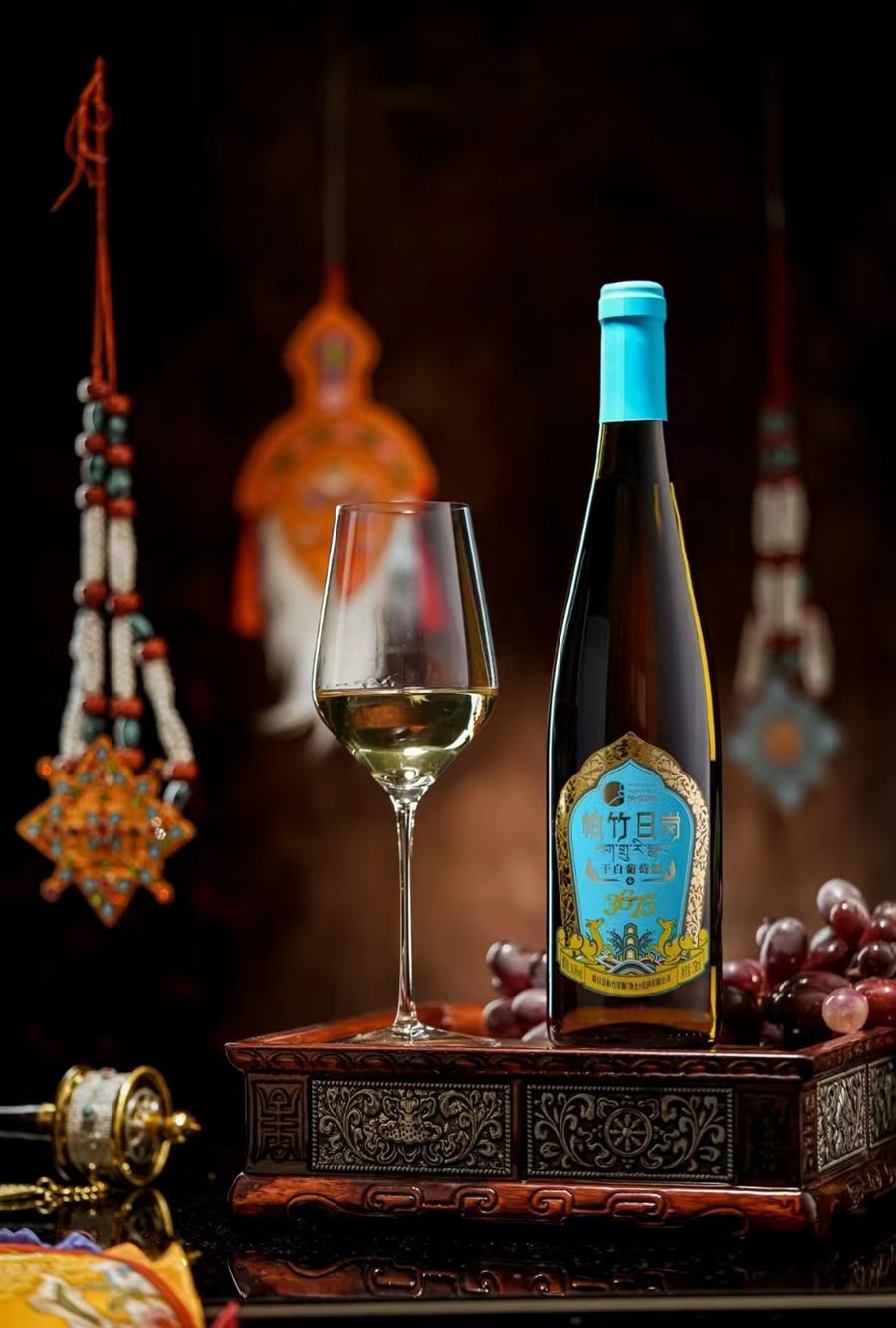 Rigang 3675 Chardonnay, bottle and filled glass